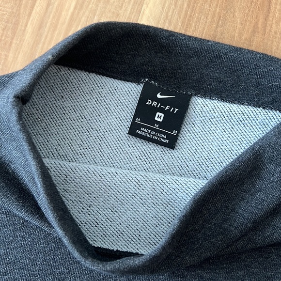 Nike Cropped Sweatshirt - Picture 3 of 3